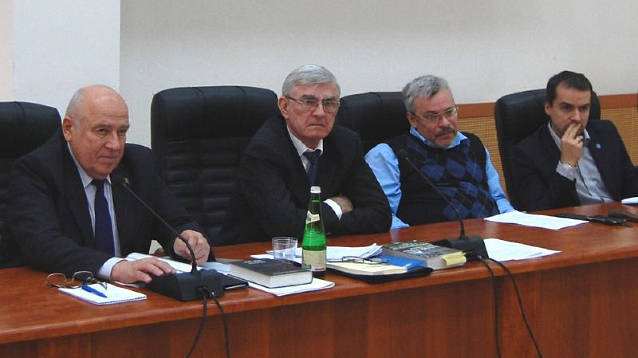 В КубГУ прошел круглый стол с участием городской организации ветеранов..jpg