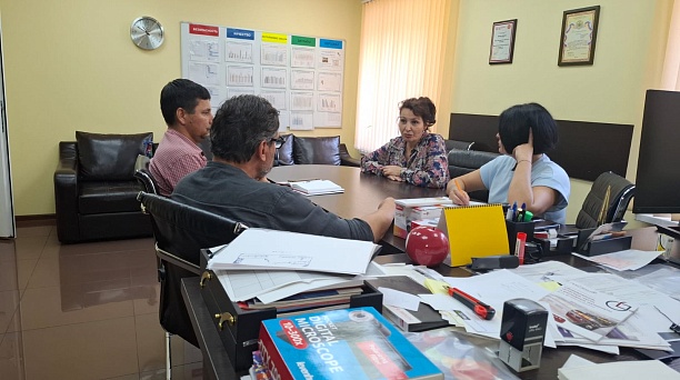 Глава администрации Центрального округа Елена Малова побывала с рабочим визитом в компании ООО «БелКрас 999»