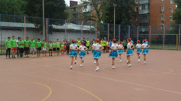 Спортивные площадки округа открыли свои двери для подростков
