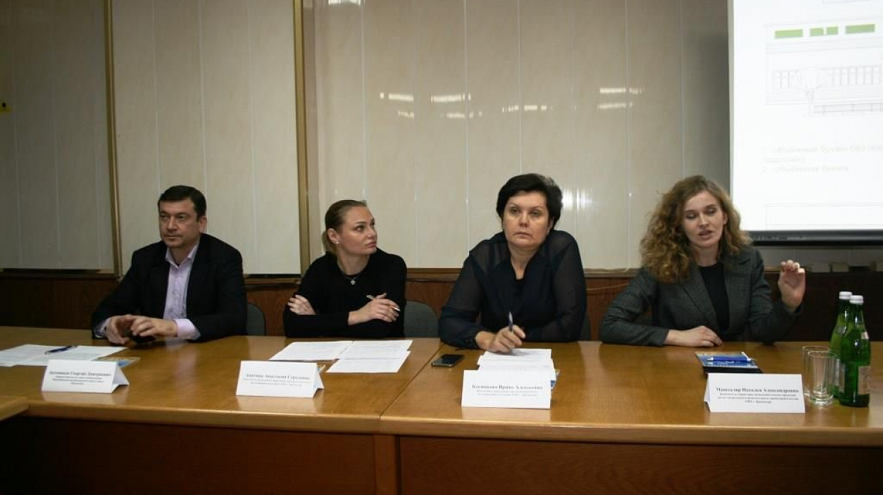 Предприятия потребительской сферы Прикубанского округа начали подготовку к новогодним праздникам