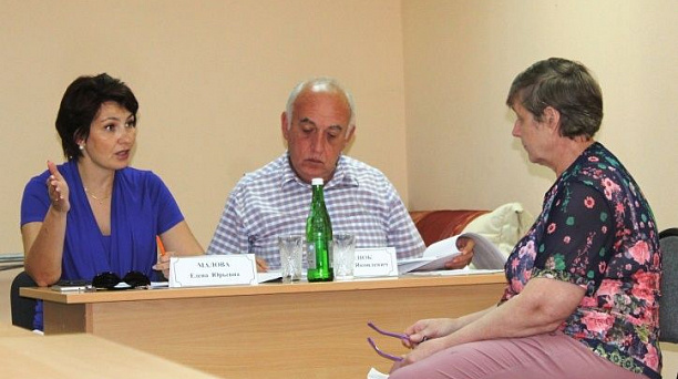 Глава администрации Центрального округа Елена Малова провела прием руководителей органов ТОС