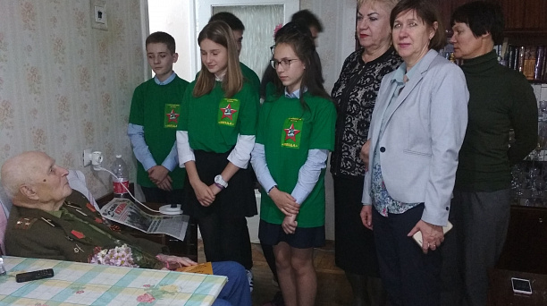 Тимуровцы Прикубанского округа навестили участника Великой Отечественной войны Павла Соловьева
