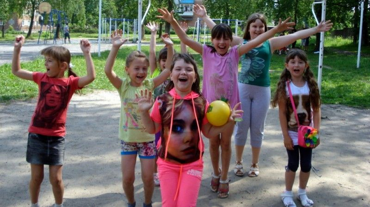 В Центральном округе открыли свои двери 14 пришкольных лагерей