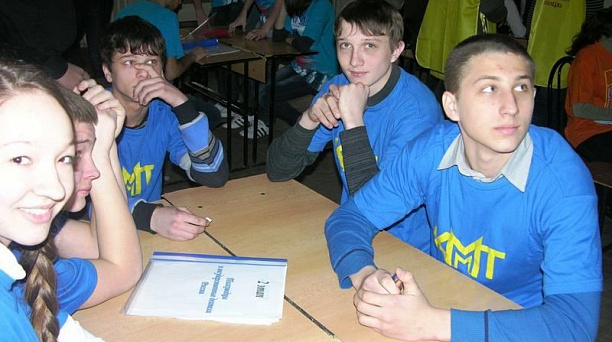 В Центральном округе прошла викторина «Ратные страницы истории Отечества»