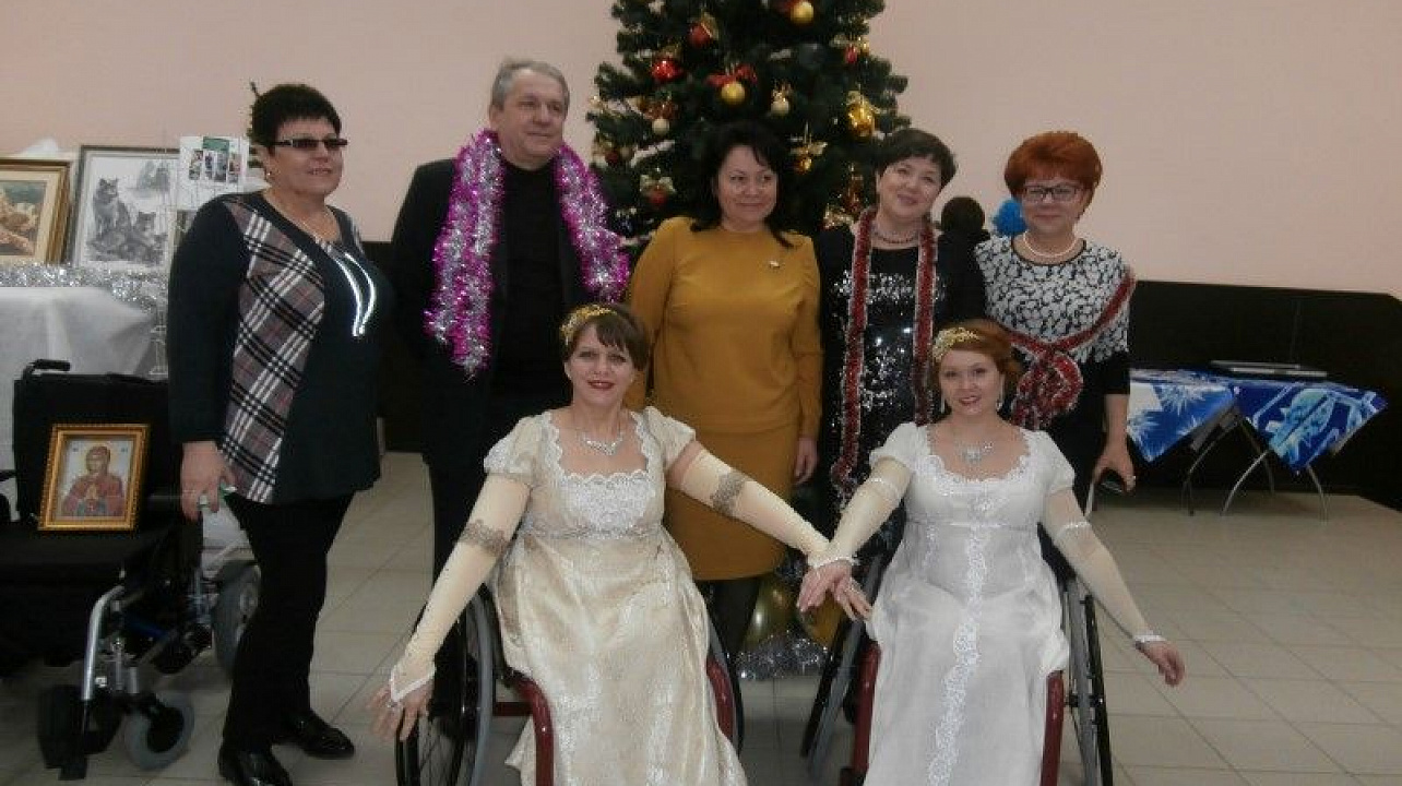 В Краснодаре прошел первый особенный бал (5).JPG