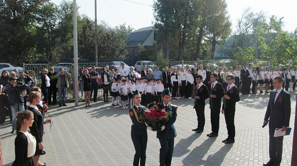 В школе №65 установлена мемориальная доска в честь героя страны Михаила Корницкого