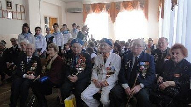 В гимназии № 92 прошла акция «Чтобы помнили….»