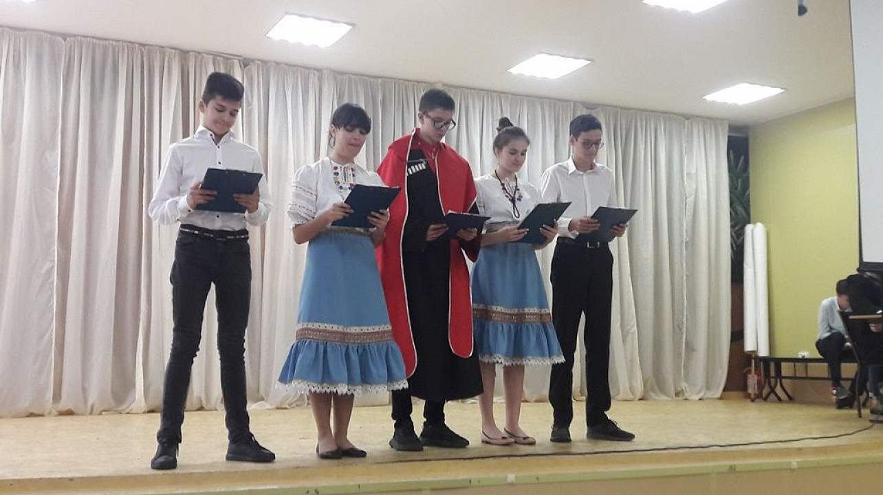 В гимназии № 87 прошёл окружной этап городского смотра-конкурса на лучший казачий класс