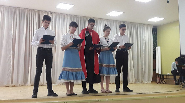 В гимназии № 87 прошёл окружной этап городского смотра-конкурса на лучший казачий класс