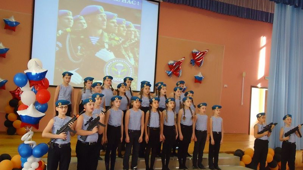 В школе № 101 Западного окуруга прошел фестиваль военно-патриотической песни