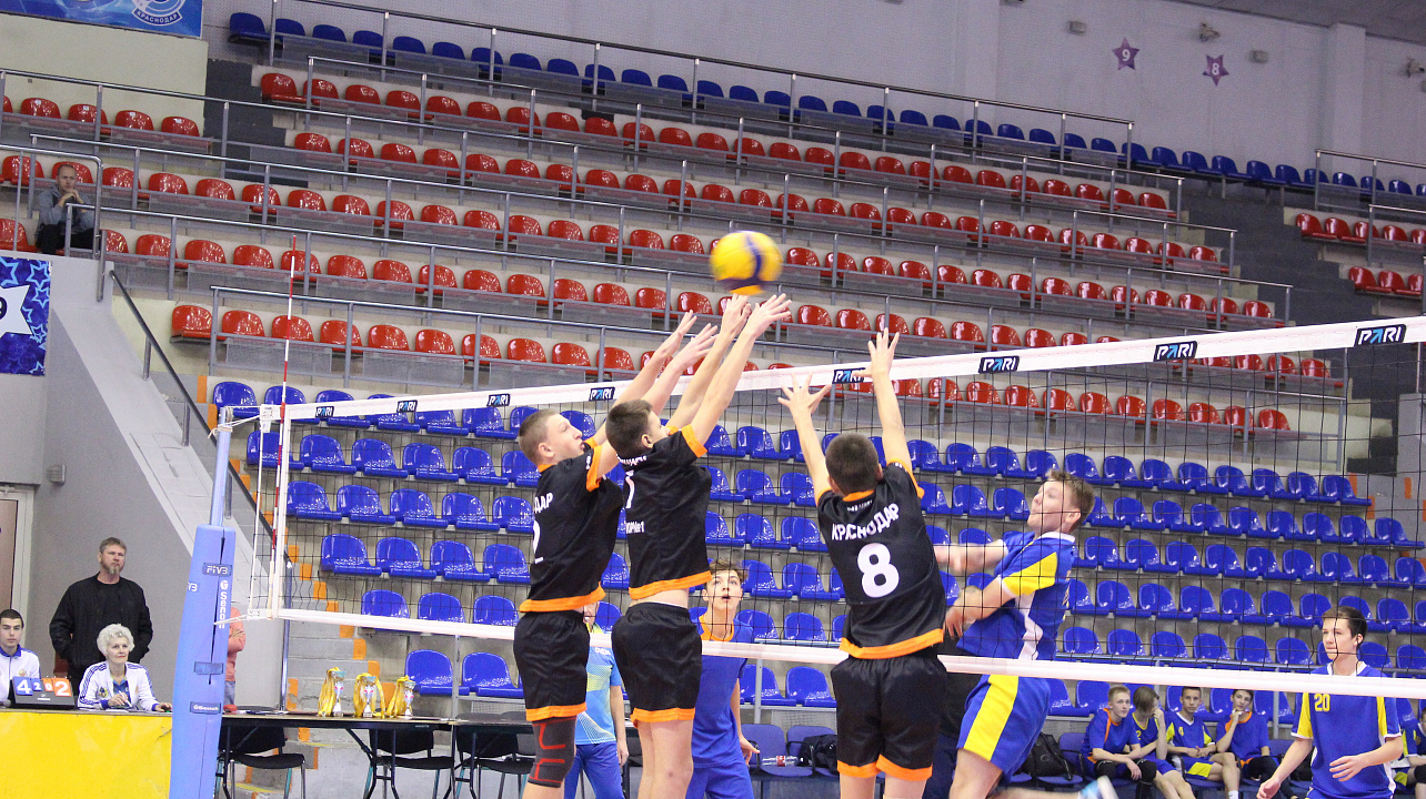 Определились победители Первенства Краснодара по волейболу среди юношей и девушек