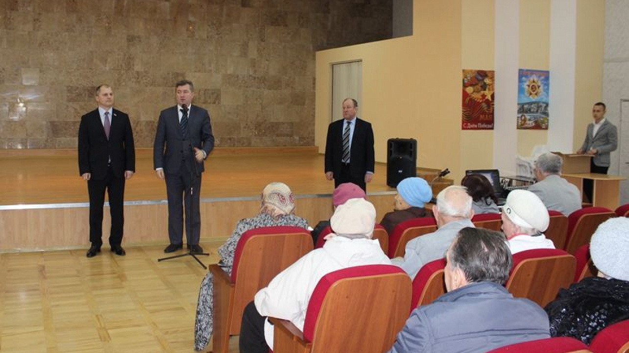 В администрации Центрального округа проходят торжественные вручения юбилейных медалей