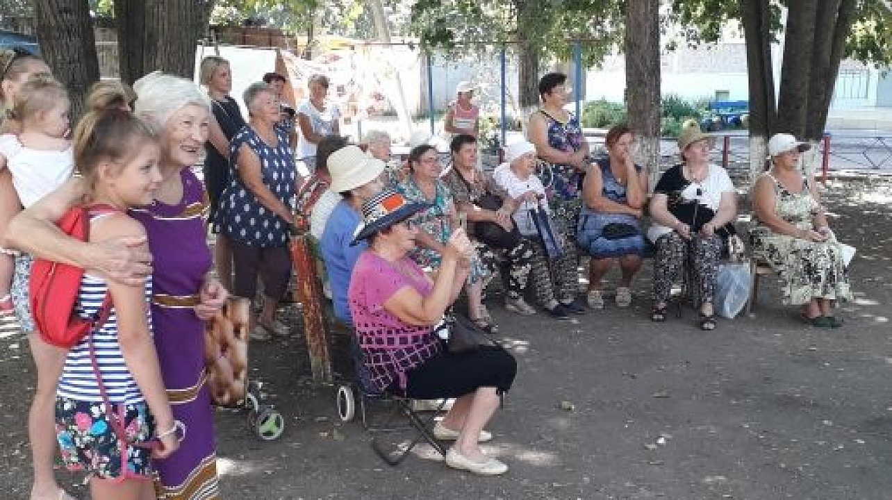 Елизаветинский ансамбль «Славица» дал концерт в поселке Индустриальном