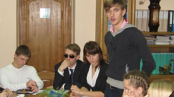 В школе № 47 психолог Игорь Семов побеседовал с учениками