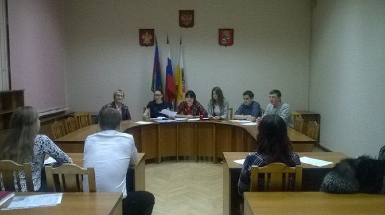 Профилактику экстремистской деятельности обсудили члены молодёжного совета при главе администрации Западного округа