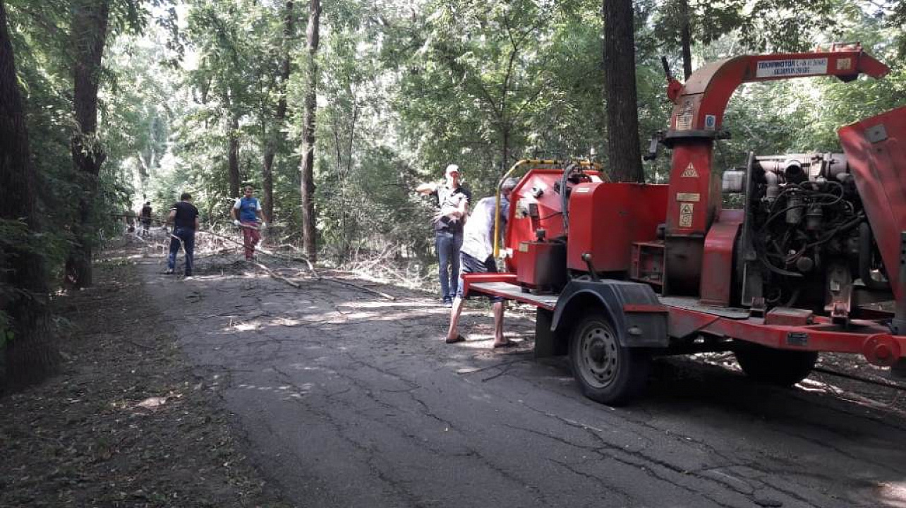 В Западном округе продолжаются работы по наведению порядка на «Тропе здоровья»