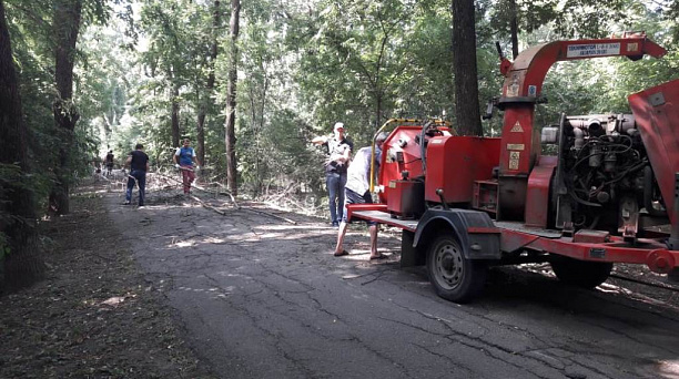 В Западном округе продолжаются работы по наведению порядка на «Тропе здоровья»