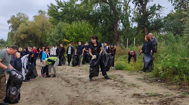 Центральный округ вышел на общегородской субботник 