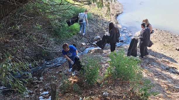 Проведëн субботник на реке Кубань