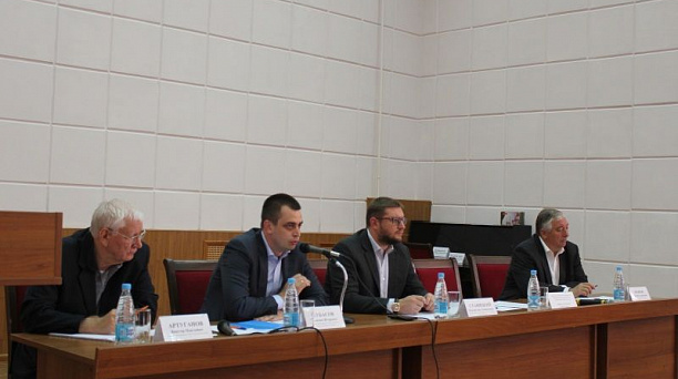 Владислав Ставицкий встретился с дольщиками недостроенных по улицам Писателя Знаменского, 9 и Снесарева, 10/1 жилых домов