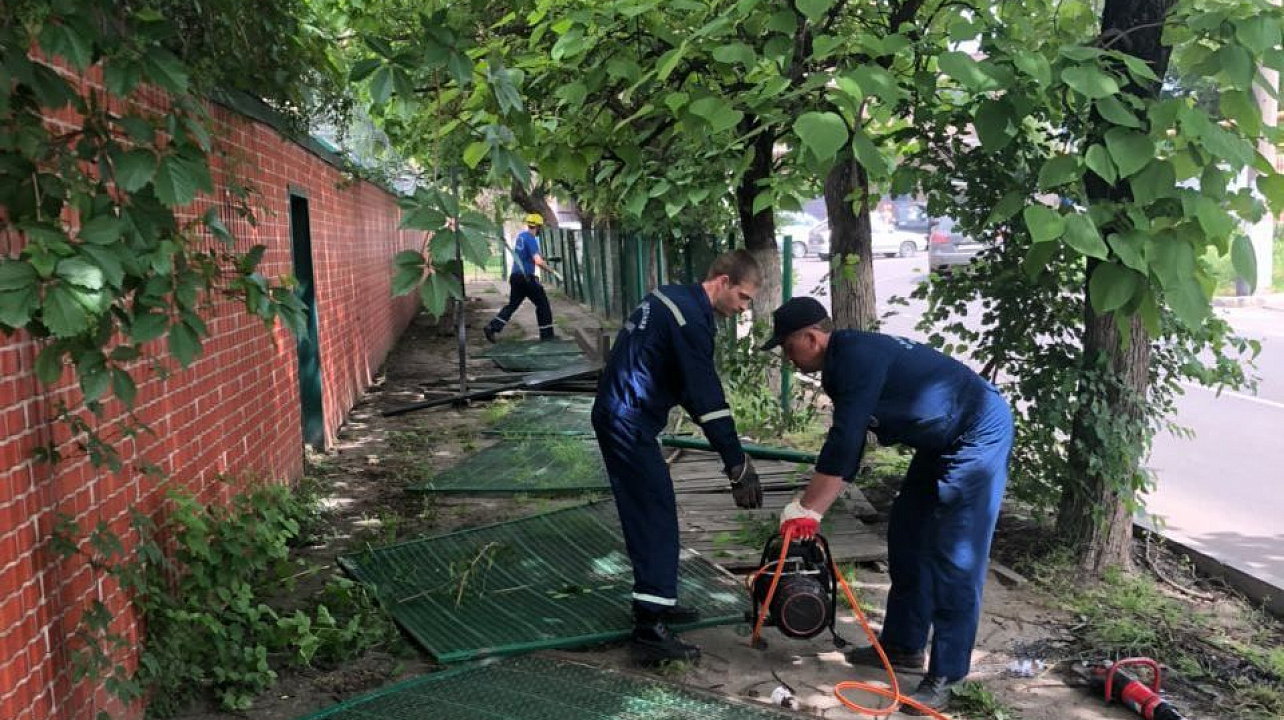 В Западном округе проводятся работы по комплексному благоустройству территории