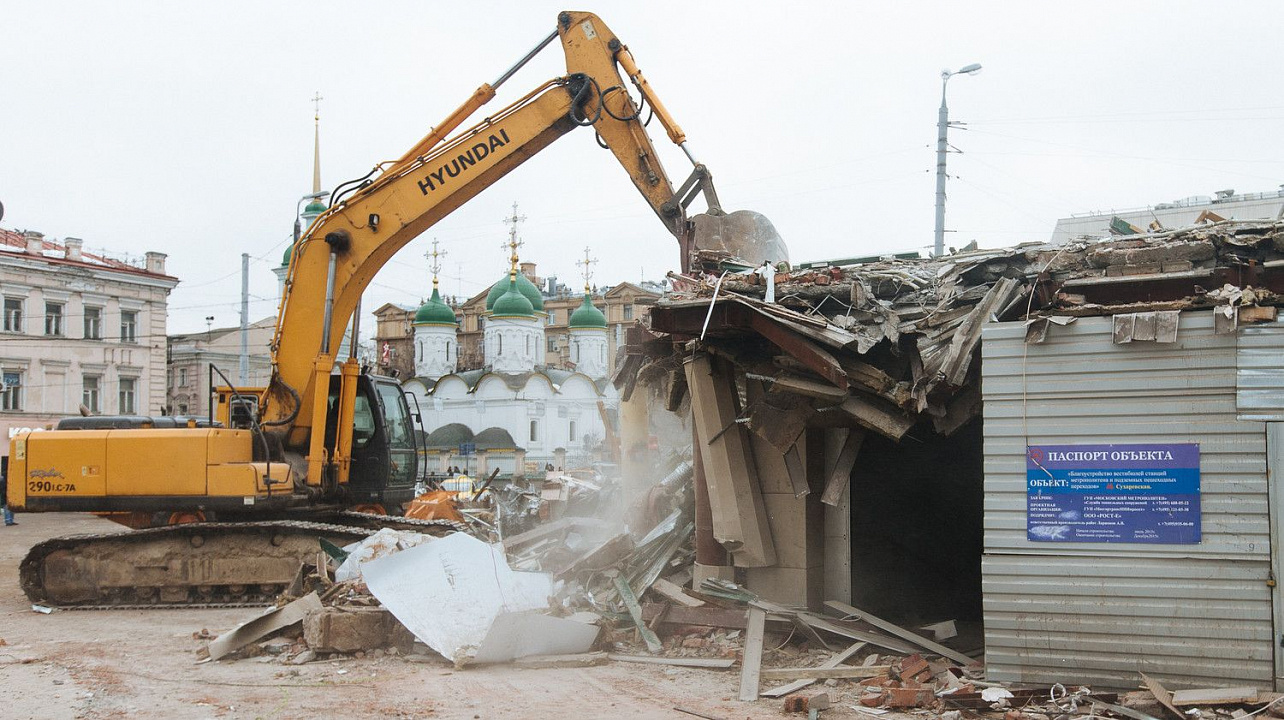 В Западном округе продолжаются работы по комплексному благоустройству территории