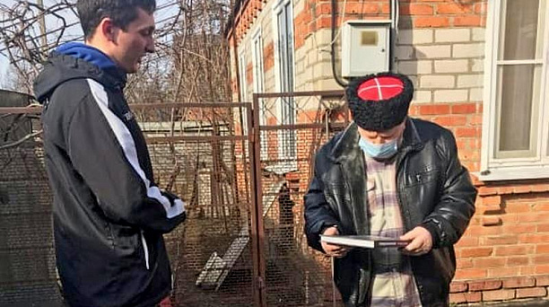 Казачья молодёжь не забывает о стариках!