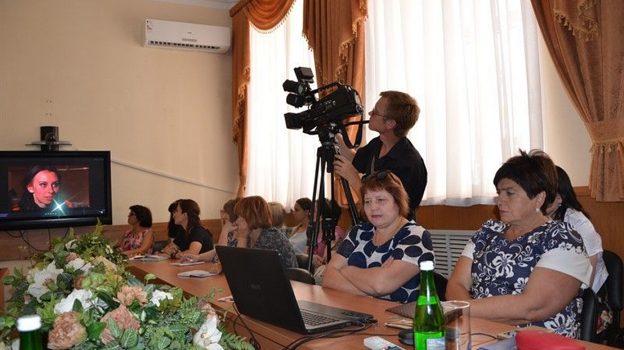 Встреча в рамках социального проекта «Среда, комфортная для всех» прошла в Кавказском районе.jpg