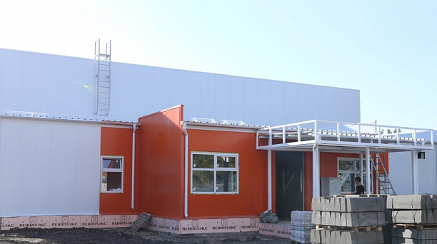 До конца года достроят спортзал в одной из старейших школ Краснодара