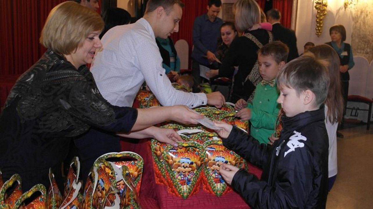 Для детей Центрального округа прошло новогоднее представление