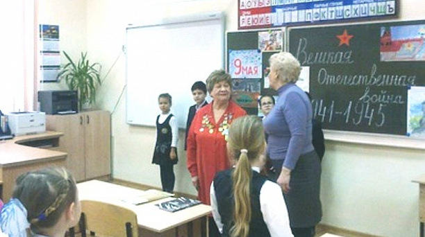 В школах Центрального округа ветераны ВОВ проводят Уроки мужества