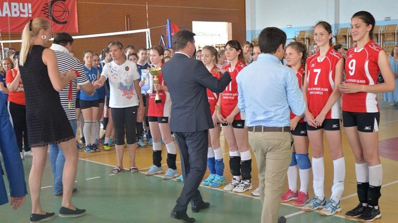 В Краснодаре прошел турнир по волейболу на Кубок Главы города.jpg