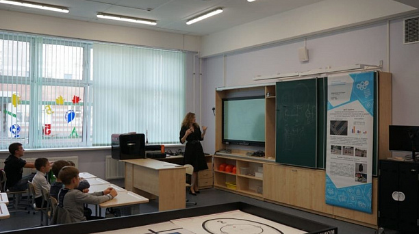 Главный архитектор Краснодара Наталья Машталир пообщалась с юными робототехниками