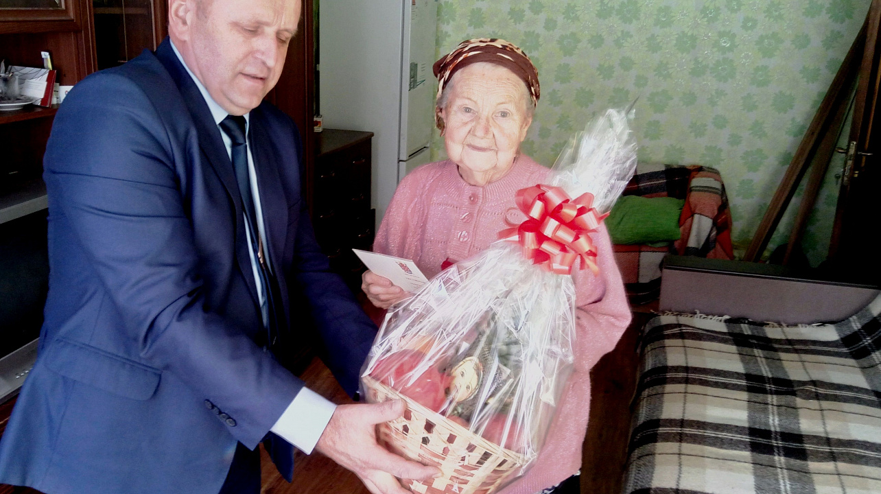 Ветеранам — блокадникам Западного округа вручили юбилейные медали