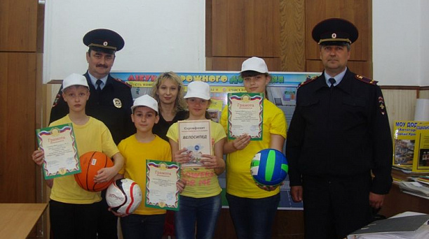 Гимназия № 3 Центрального округа – победители окружного этапа конкурса юных инспекторов