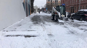 Улицы Центрального округа активно очищают от снега