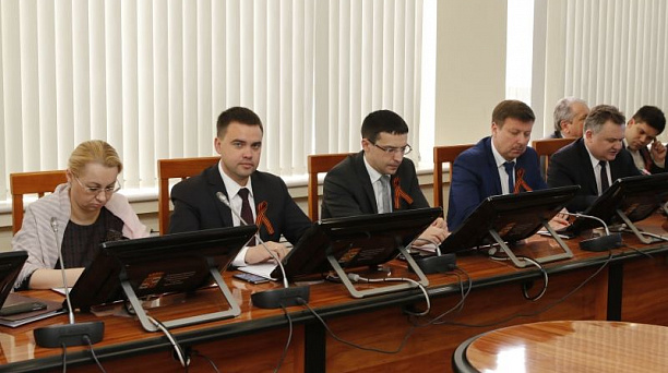 Евгений Первышов: Ямочный ремонт и нанесение дорожной разметки должны идти в Краснодаре в круглосуточном режиме