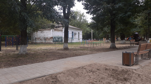 В станице Старокорсунской благоустроили центральный сквер в рамках инициативного проекта