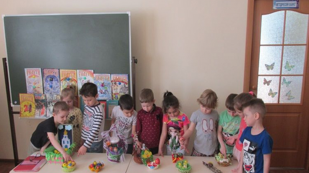 Детский сад Западного округа посетили сотрудники библиотеки им А.С.Макаренко