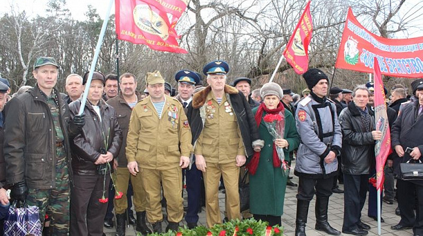Сегодня в Чистяковской роще состоялся митинг, посвященный воинам-интернационалистам