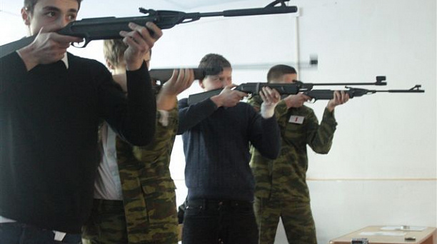 Учащиеся школ Западного округа соревновались в стрельбе