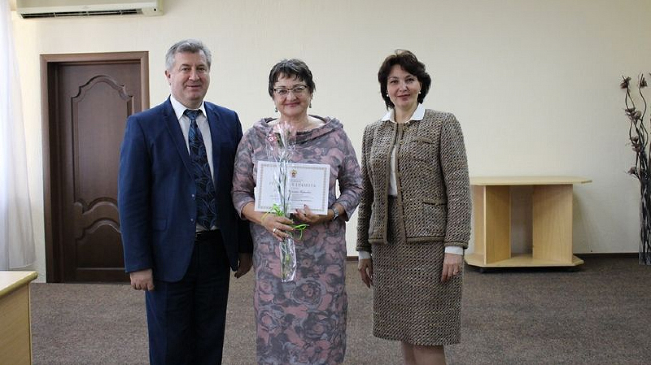 В Центральном округе поздравили преподавателей с профессиональным праздником