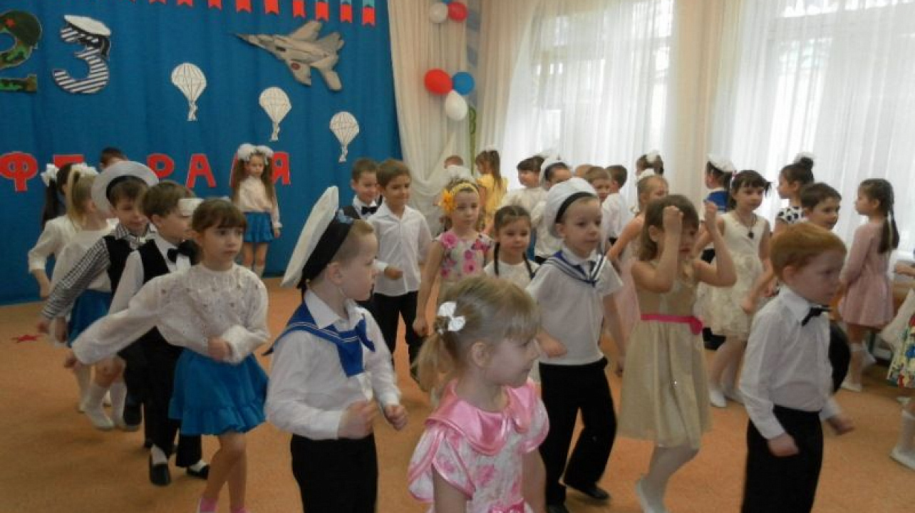 Линейка, посвященная закрытию патриотического месячника, прошла в детском саду № 16 Западного округа