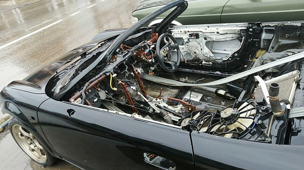 В Западном округе продолжается работа по выявлению и уборке брошенного автотранспорта