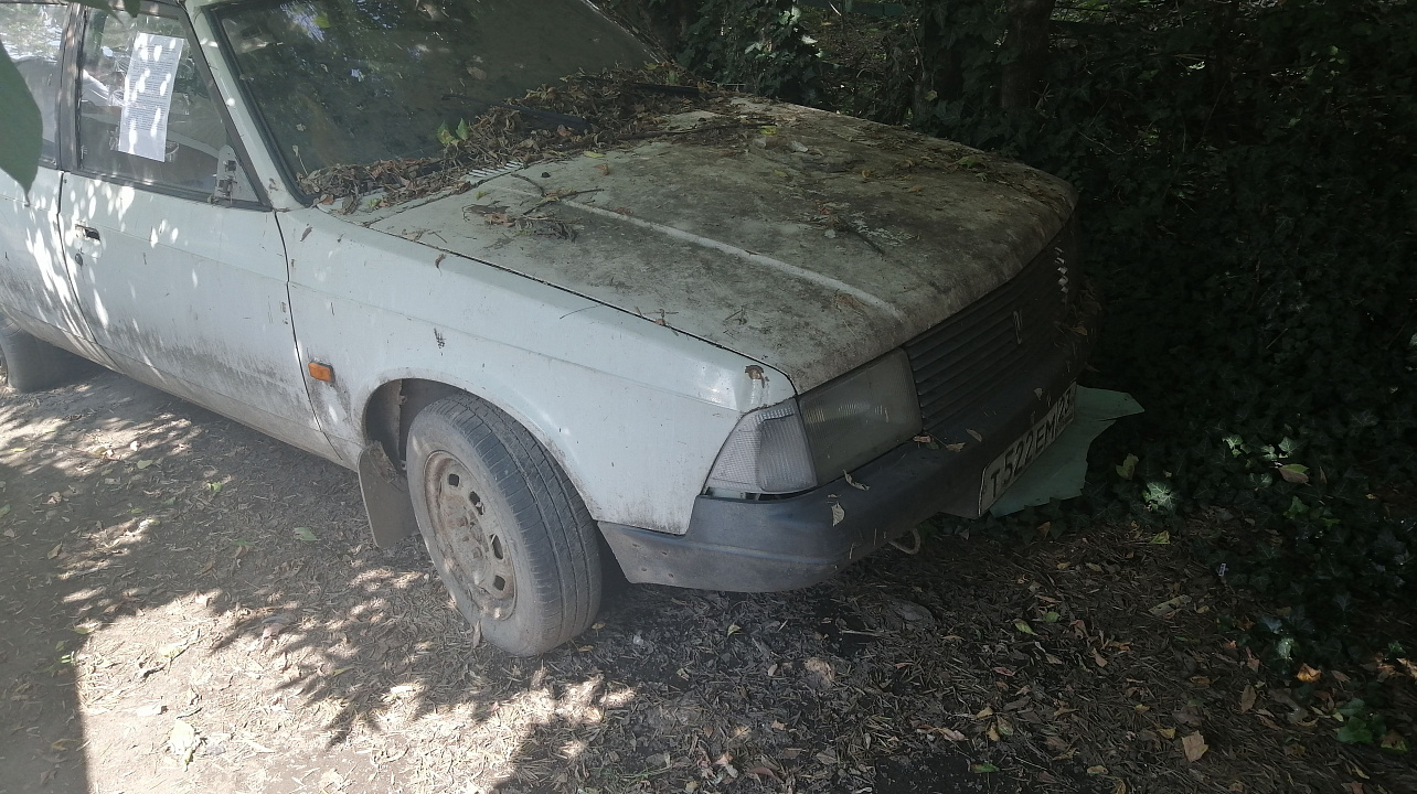 На территории Западного округа прошёл очередной мониторинг улиц с целью выявления и уборки транспортных средств, брошенных собственниками