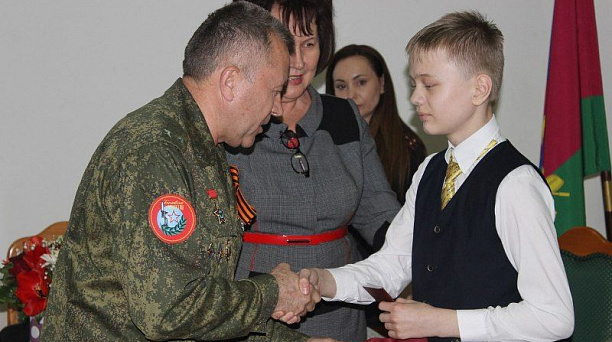 Школьникам Центрального округа торжественно вручили паспорта