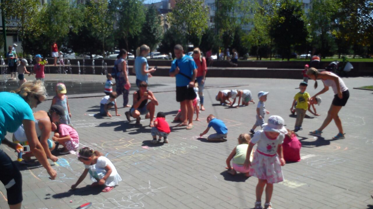 Веселую игровую программу провели для детей Юбилейного микрорайона