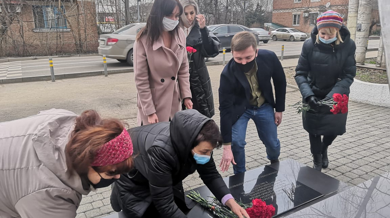 В Прикубанском округе у всех памятников героям Великой Отечественной войны прошли памятные мероприятия и возложение цветов