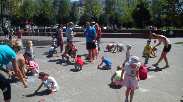 Веселую игровую программу провели для детей Юбилейного микрорайона