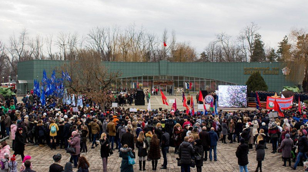Памяти павших будьте достойны